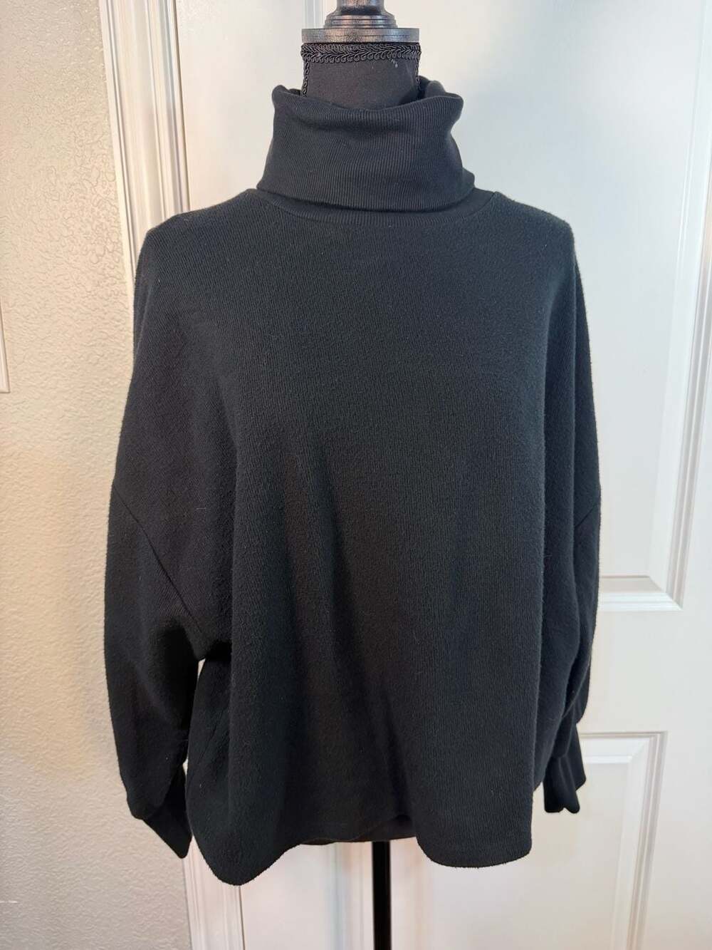 Who What Wear Black Turtleneck Balloon Sleeve Sweater Size XS